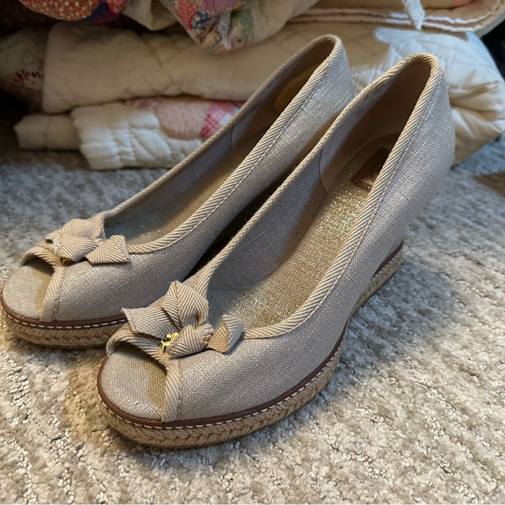 Tory Burch Beige Peep-Toe Wedges